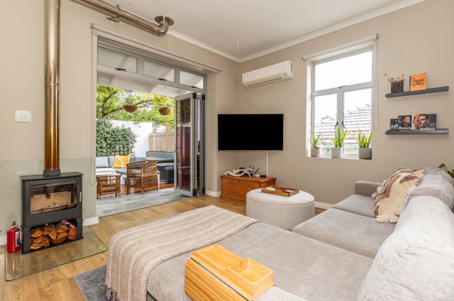 To Let 2 Bedroom Property for Rent in Sea Point Western Cape
